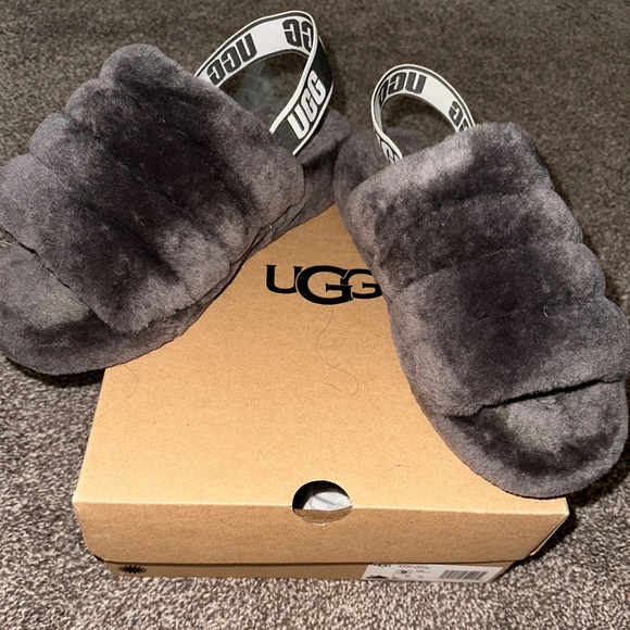 Fluff yeah UGG slides - Picture 2 of 4